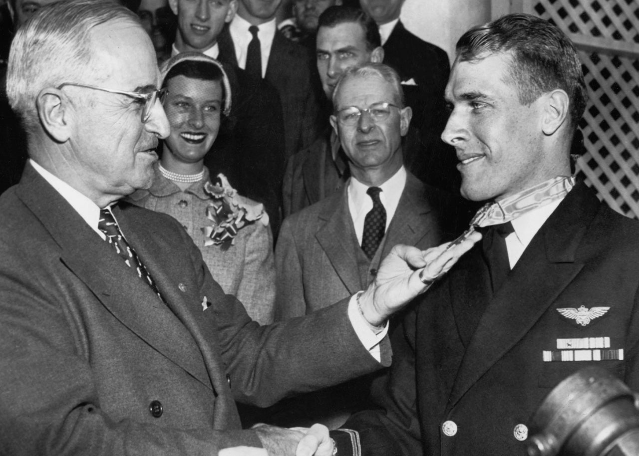 President Harry S. Truman presenting Lieutenant Hudner with the Medal of Honor in 1951.