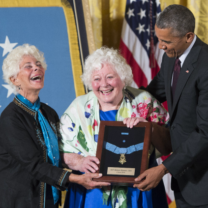 President Obama awarding Shemin's daughter Elsie Shemin Roth, Shemin's Medal of Honor